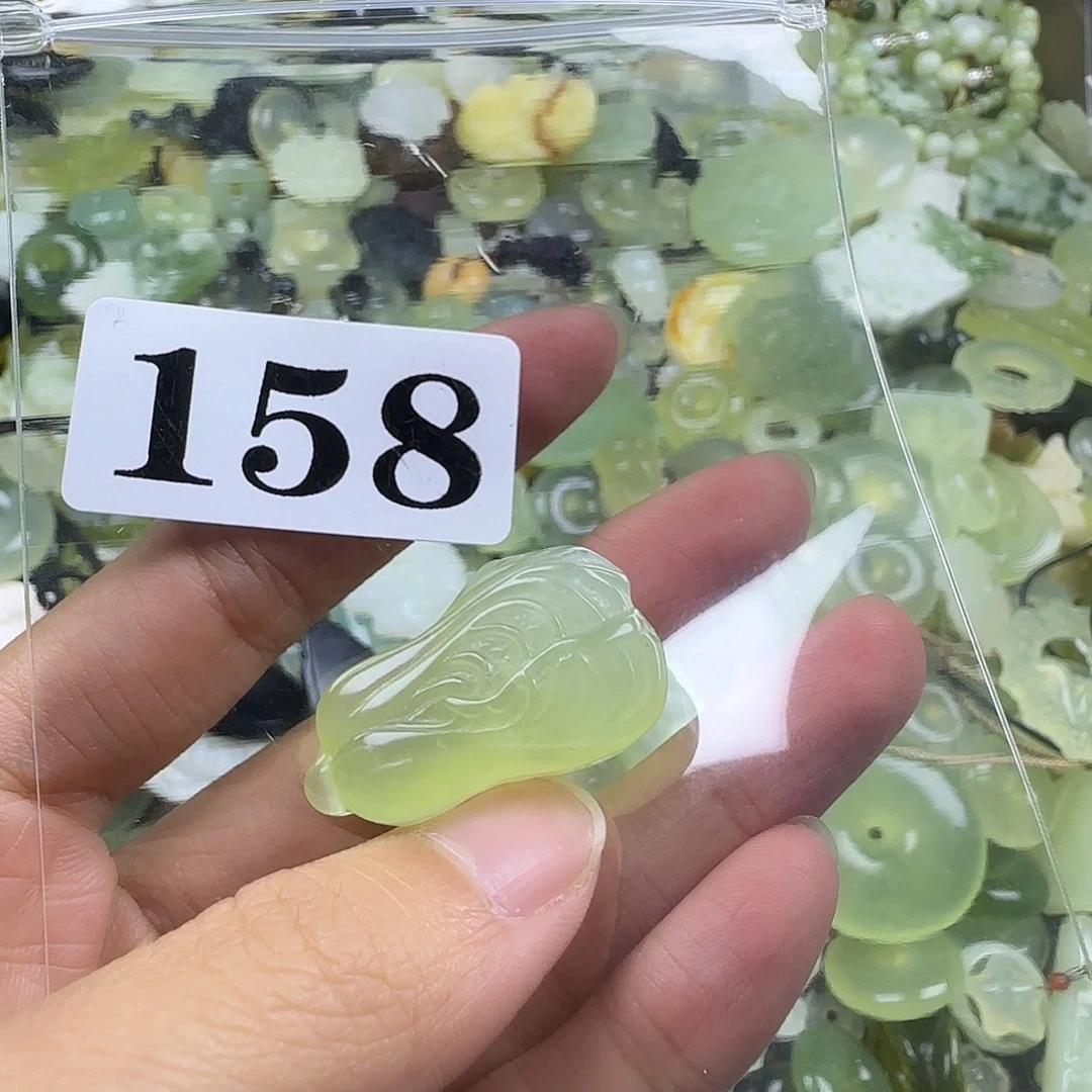 蛇纹石玉未镶嵌岫玉吊坠