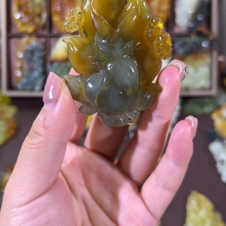 未镶嵌蛇纹石玉颈饰