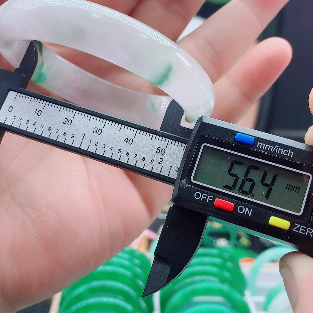 翡翠手镯未镶嵌60