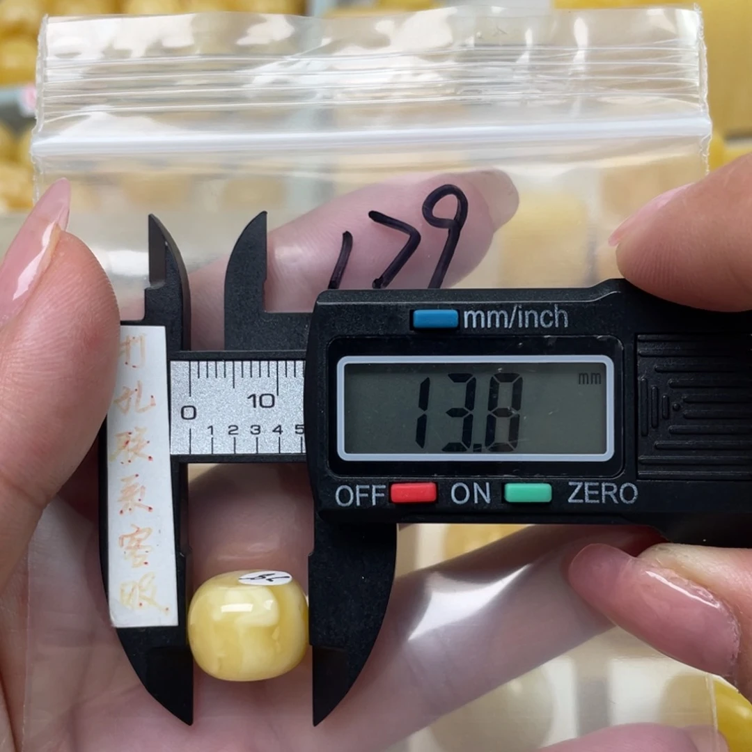 蜜蜡裸石未镶嵌A****m蜜蜡