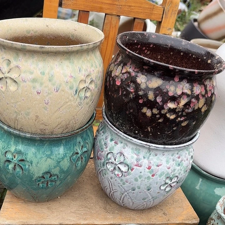 紫砂花盆口15高15。。。。。。。。。。。。