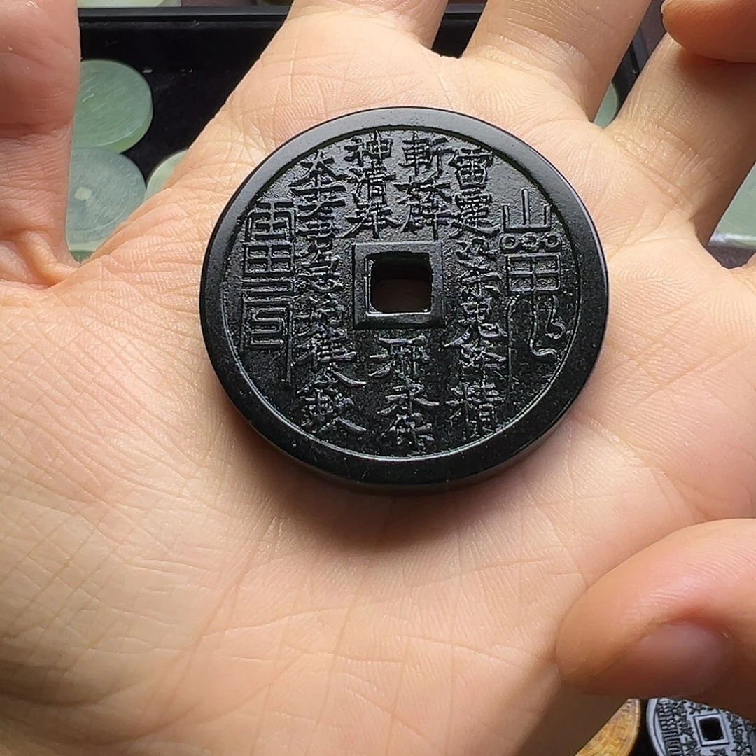 應***丶蛇纹石玉未镶嵌颈饰