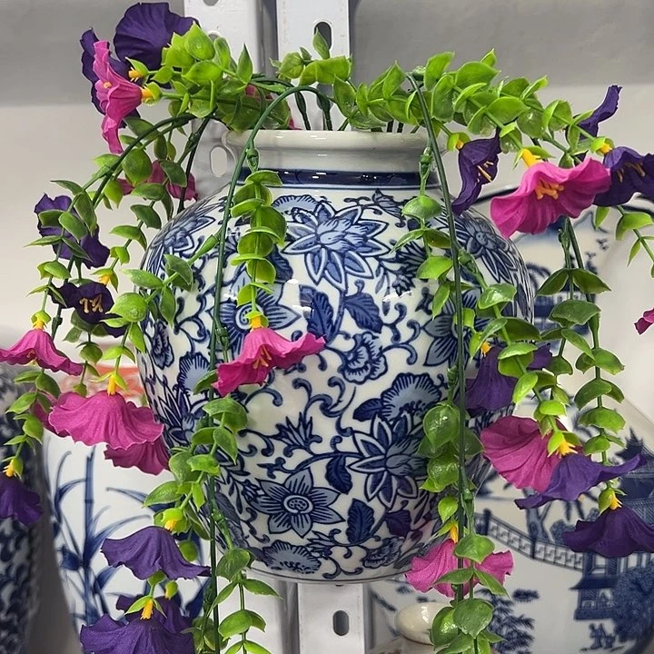 摆件青花瓷手工手绘高温釉下彩，壁挂花瓶