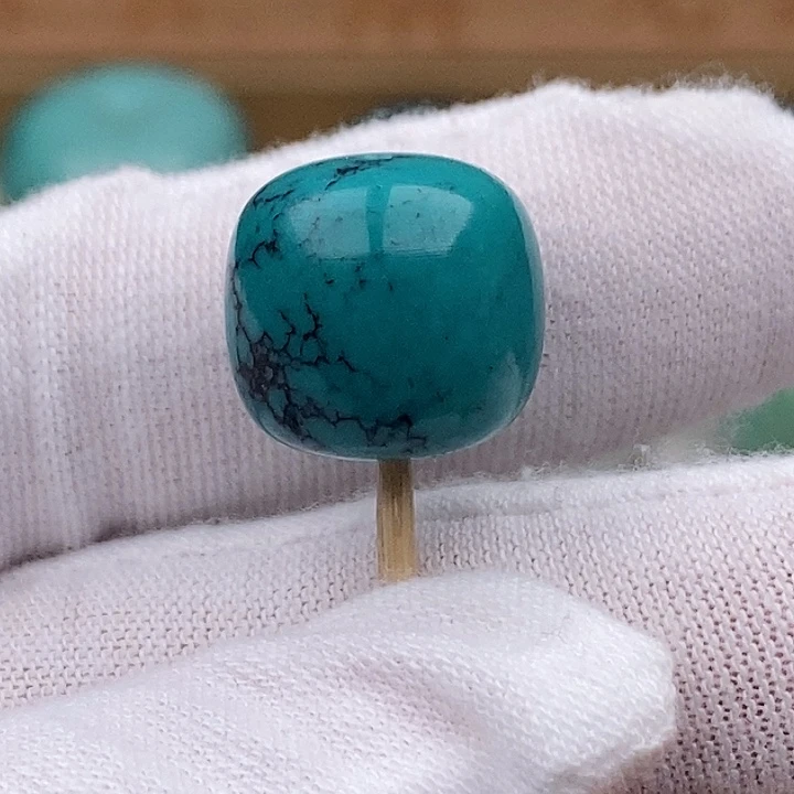 绿松石未镶嵌珠宝奇石14.7