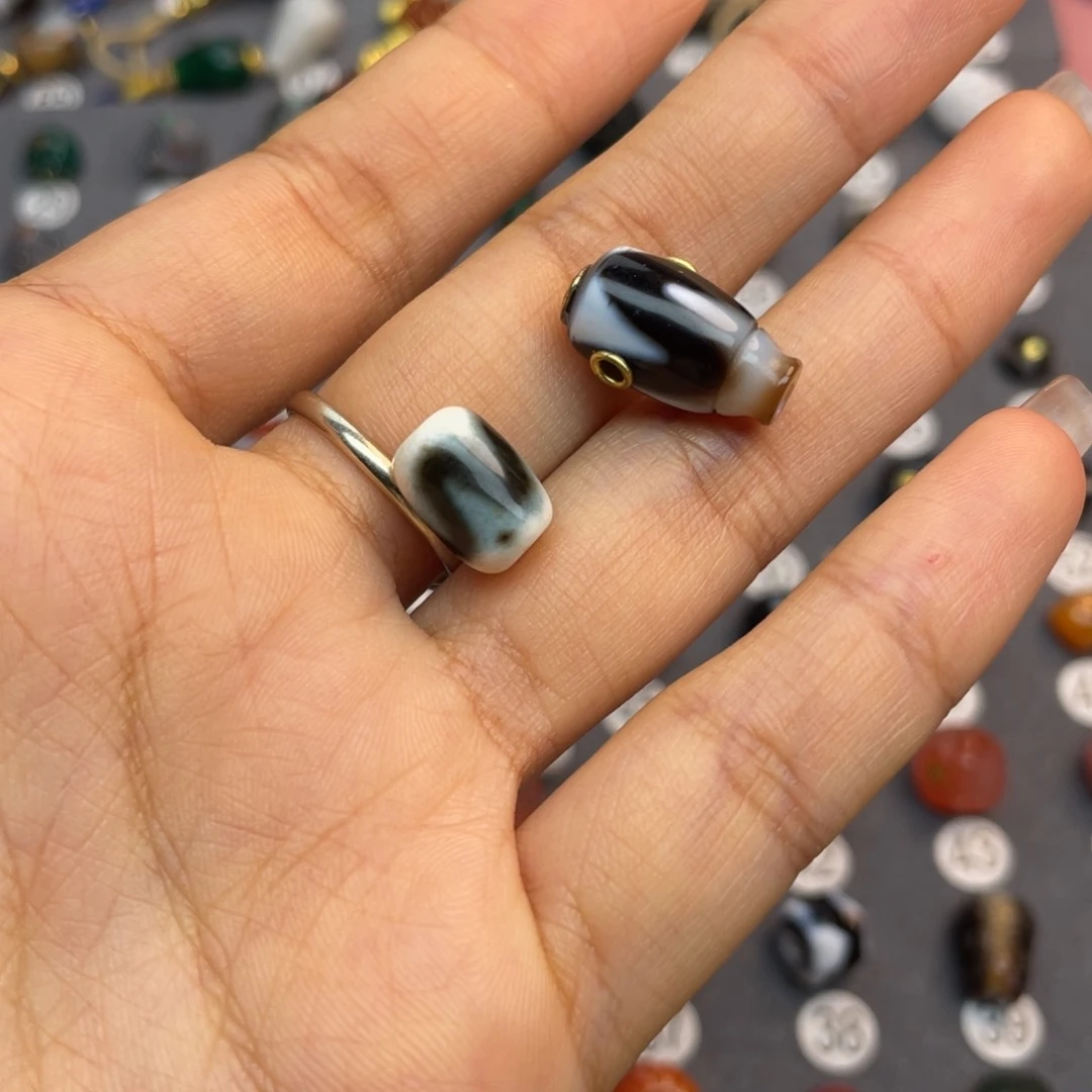 玛瑙/玉髓配饰合金太****司