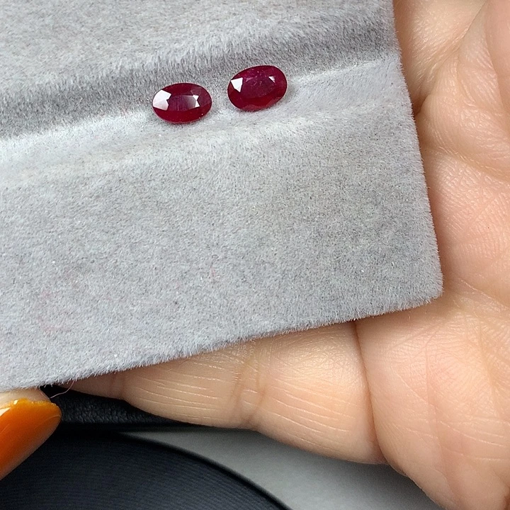 红宝石裸石1.22ct鸽血红红宝石一对