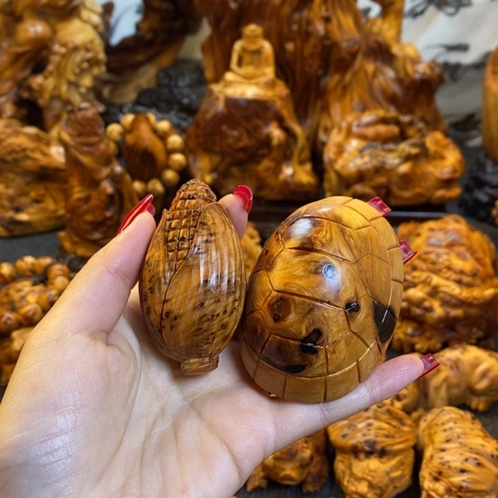 顺***溜崖柏一对手把件手把件手把件