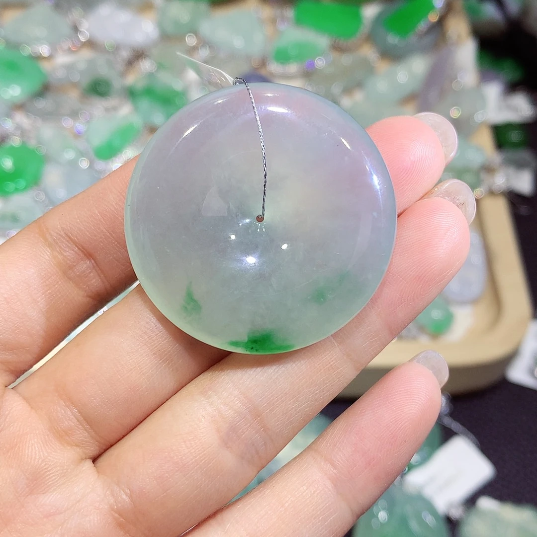 翡翠未镶嵌颈饰扣