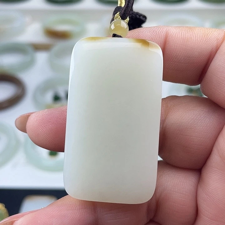 和田玉（糖玉）未镶嵌颈饰