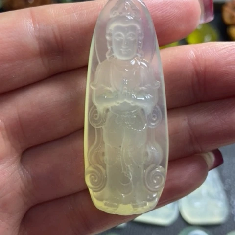 蛇纹石玉挂坠未镶嵌