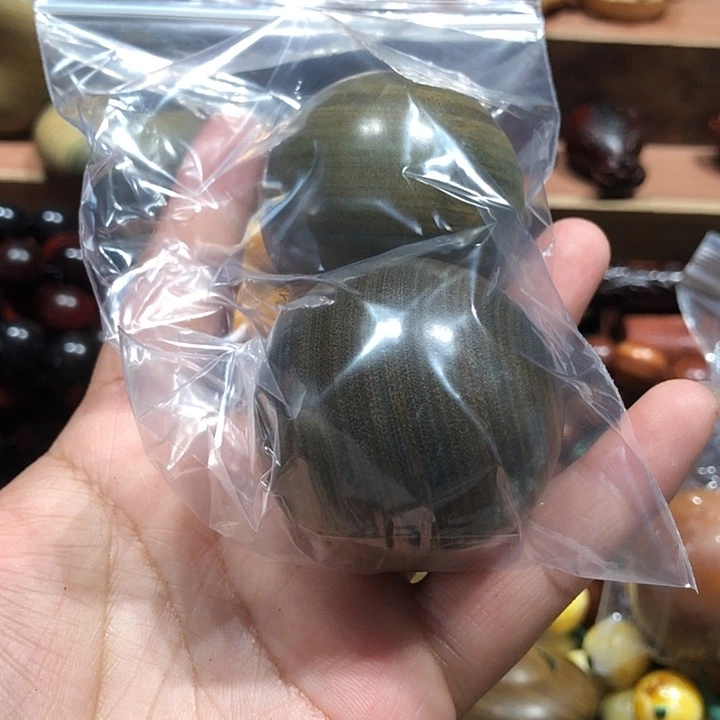 娟***淇维腊木（绿檀）12236654778998788