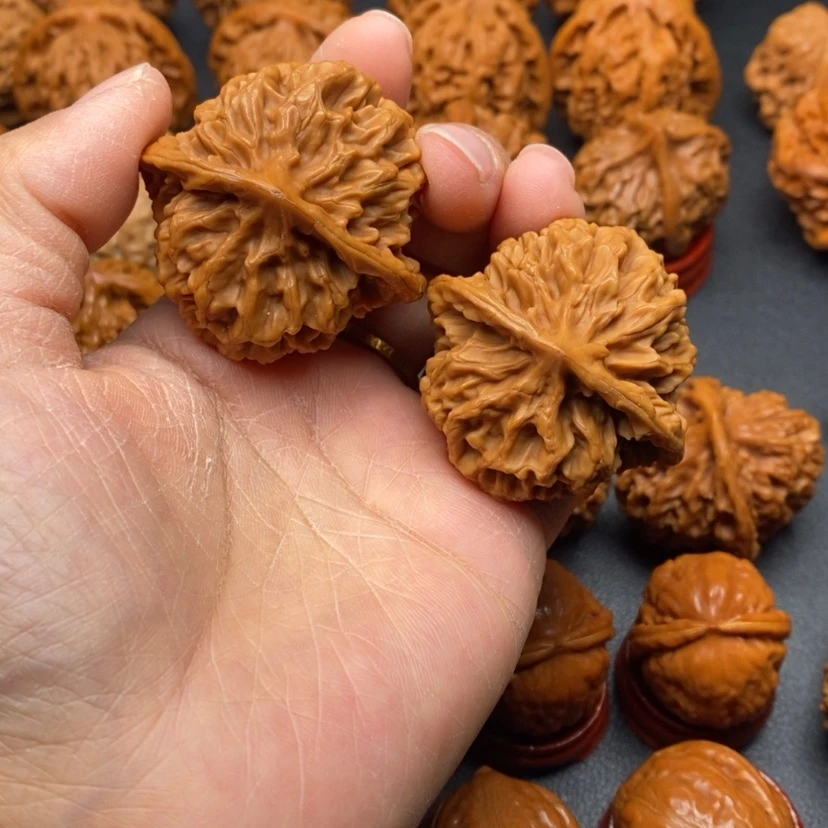 【闪购商品】文玩核桃把件帝王44