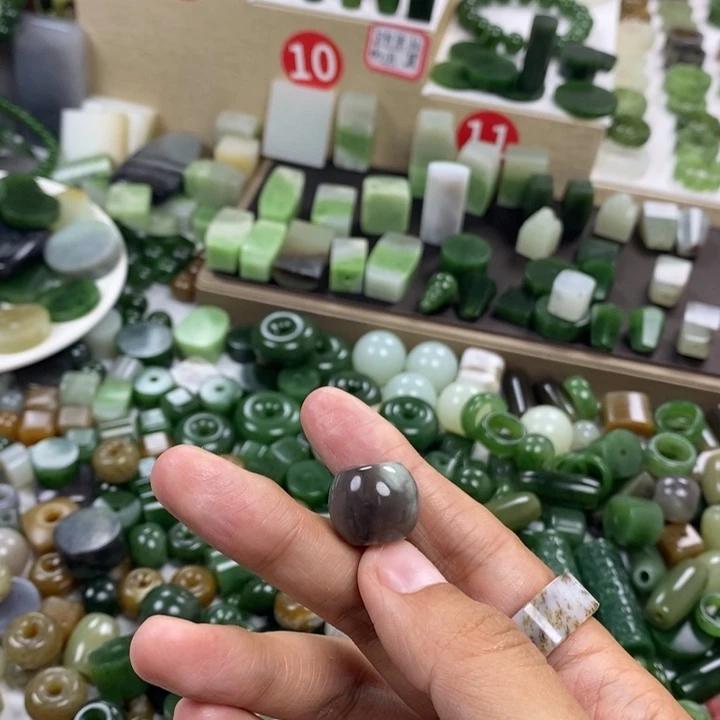 5***.和田玉（糖玉）未镶嵌挂件