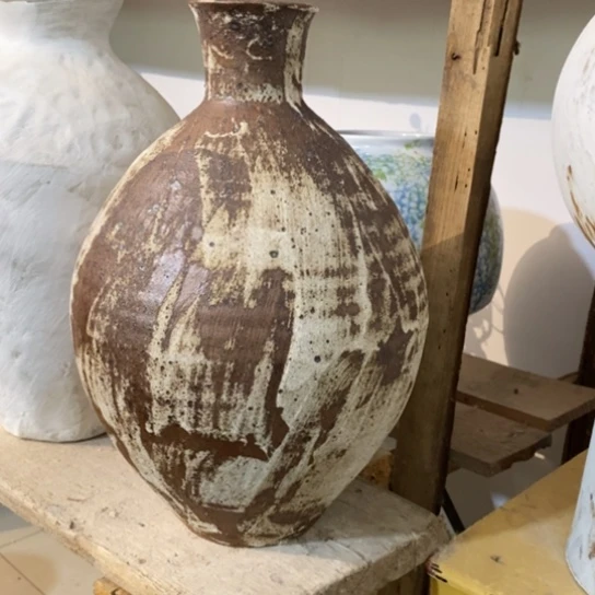 瓶景德镇陶瓷。景德镇陶瓷