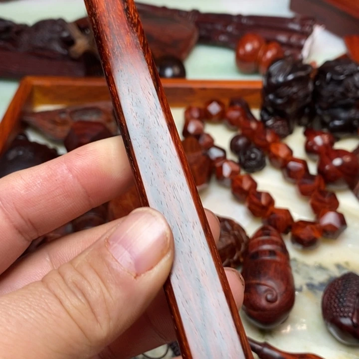 闻***雨檀香紫檀（小叶紫檀）