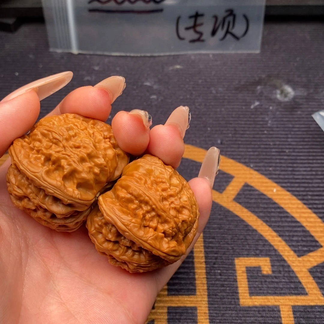有***度吊坠文玩核桃白狮子的