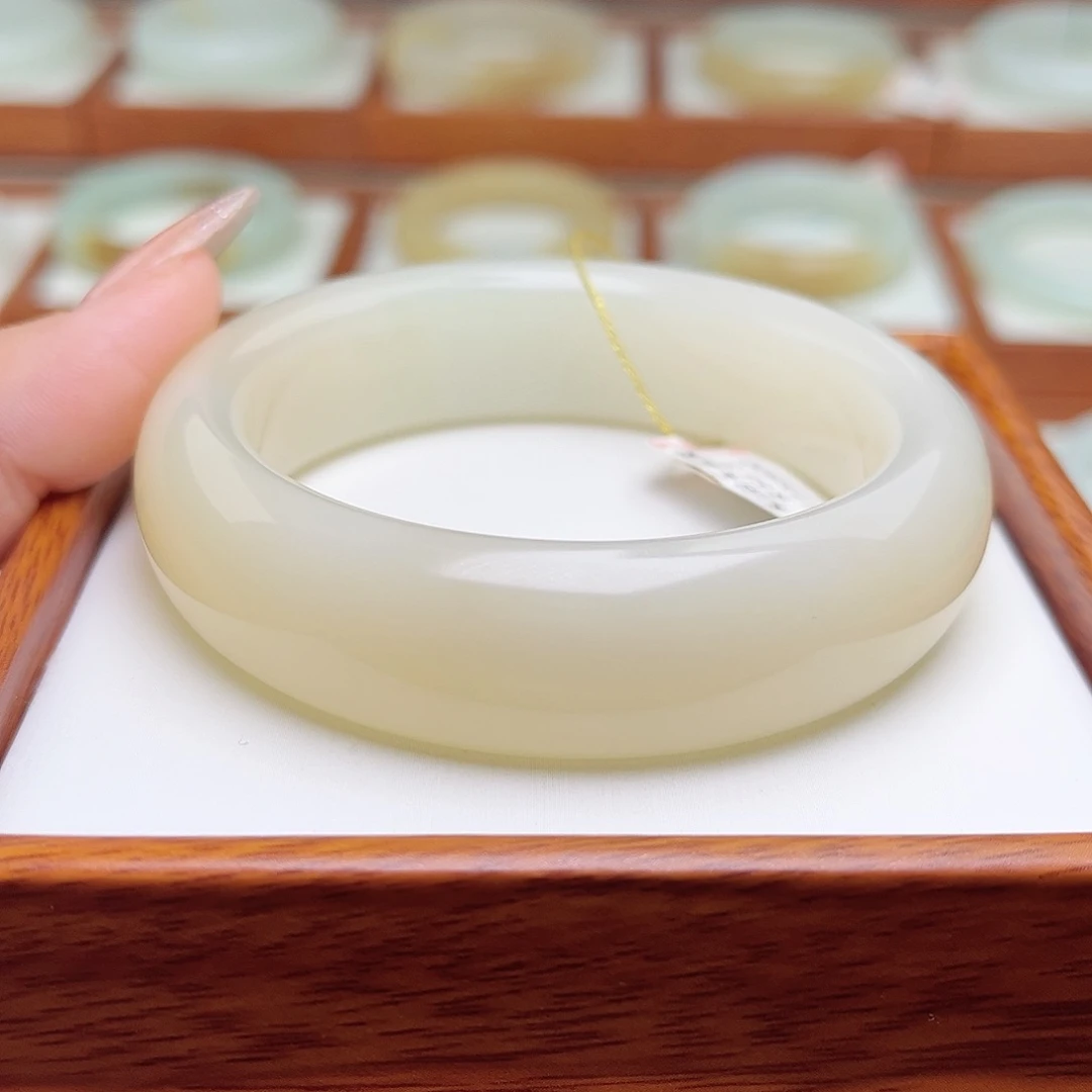 和田玉手镯未镶嵌56.3