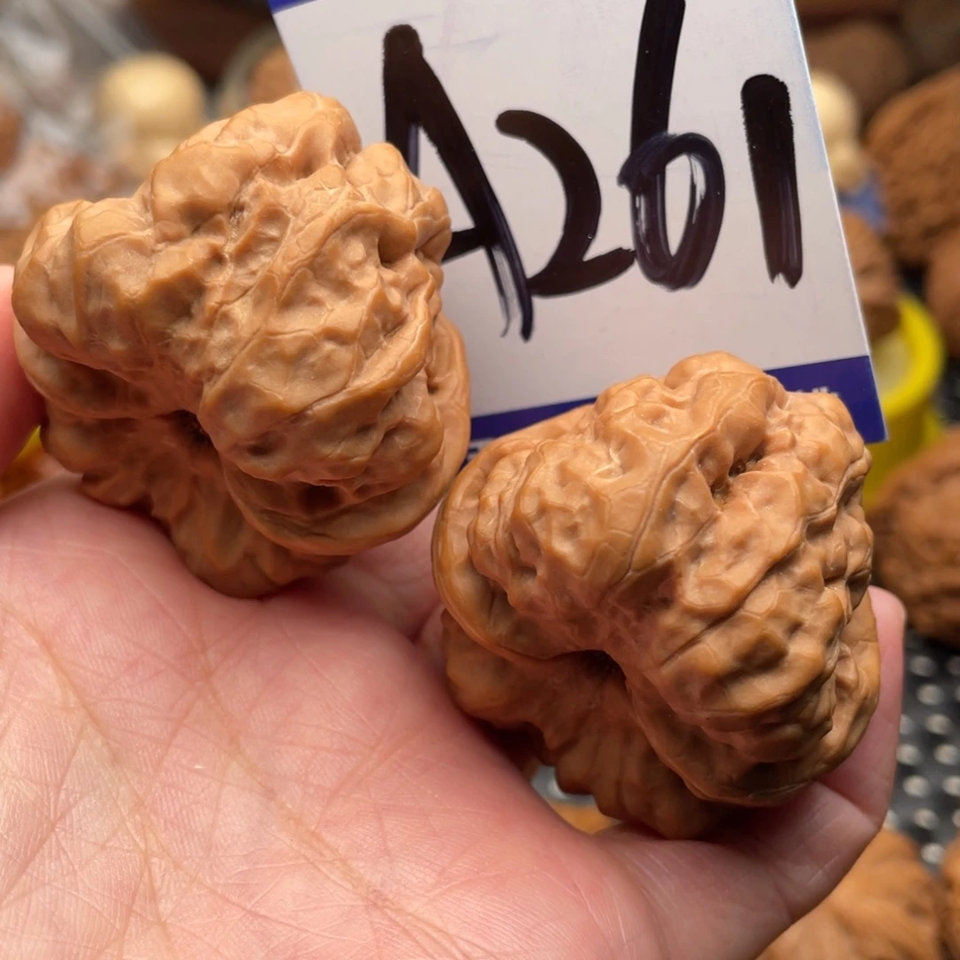 文玩核桃把件蛤蟆头40