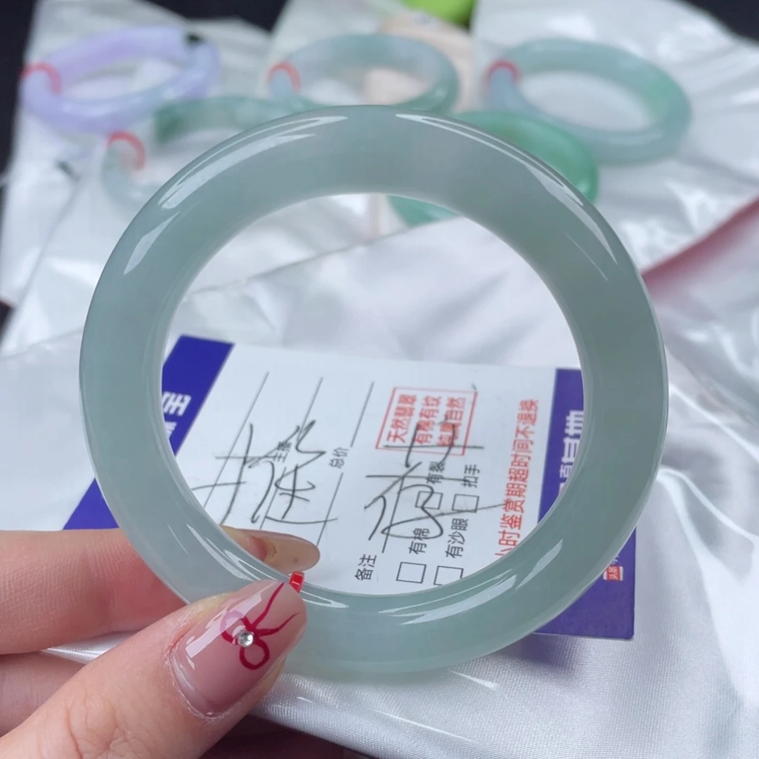 翡翠手镯未镶嵌56口
