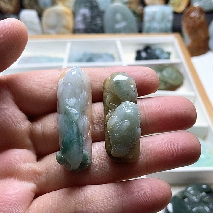 鲜***朵翡翠未镶嵌颈饰翡翠a货