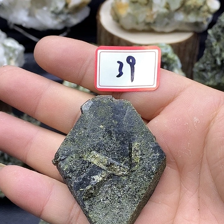 有机玻璃巴基斯坦绿莲石单晶39