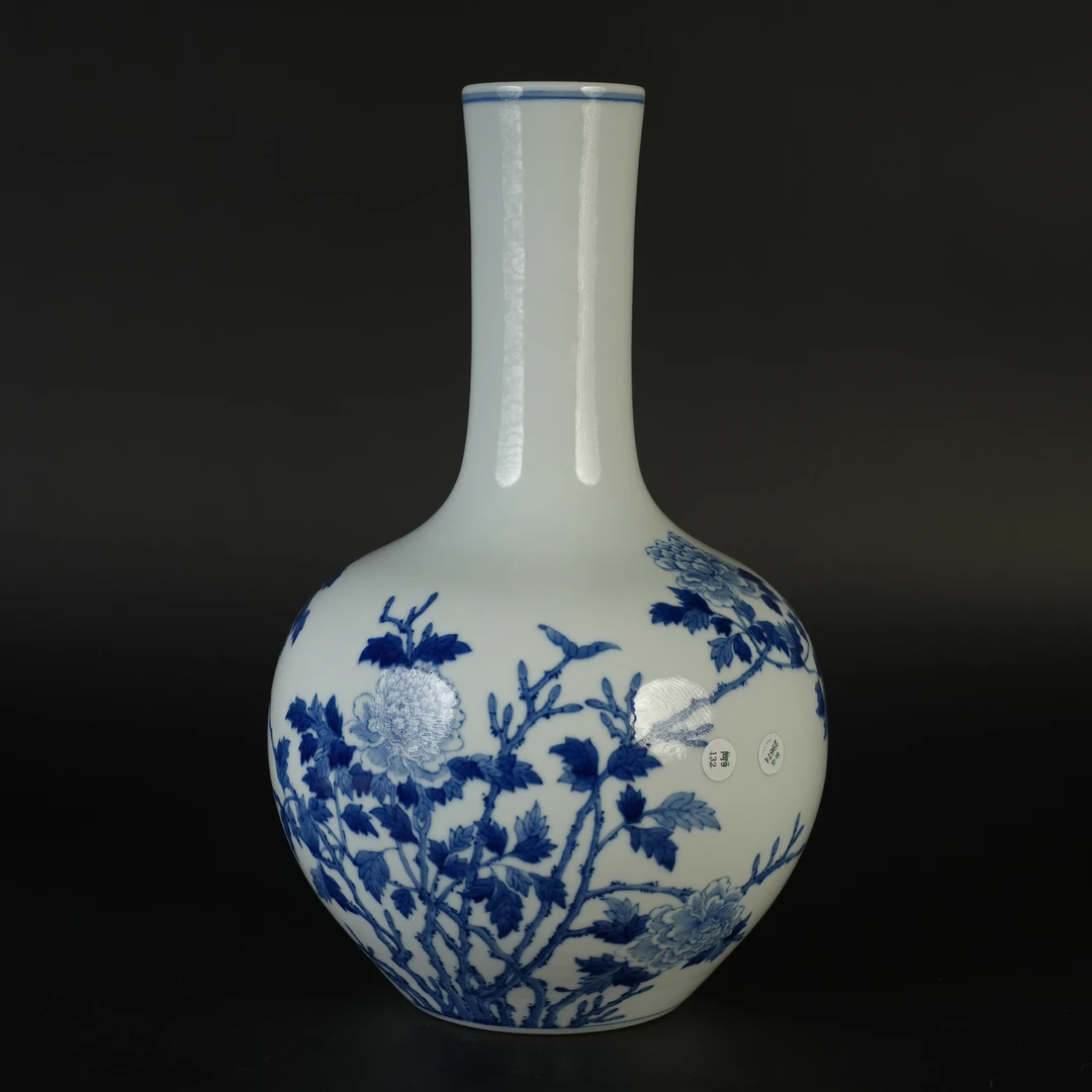 LOT 071805青花花卉天球瓶【拍卖】