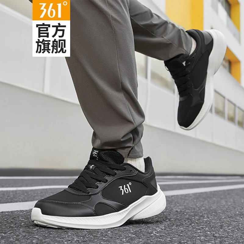 秋季新款男鞋2025今年流行鞋子皮面防水运动鞋减震跑步
