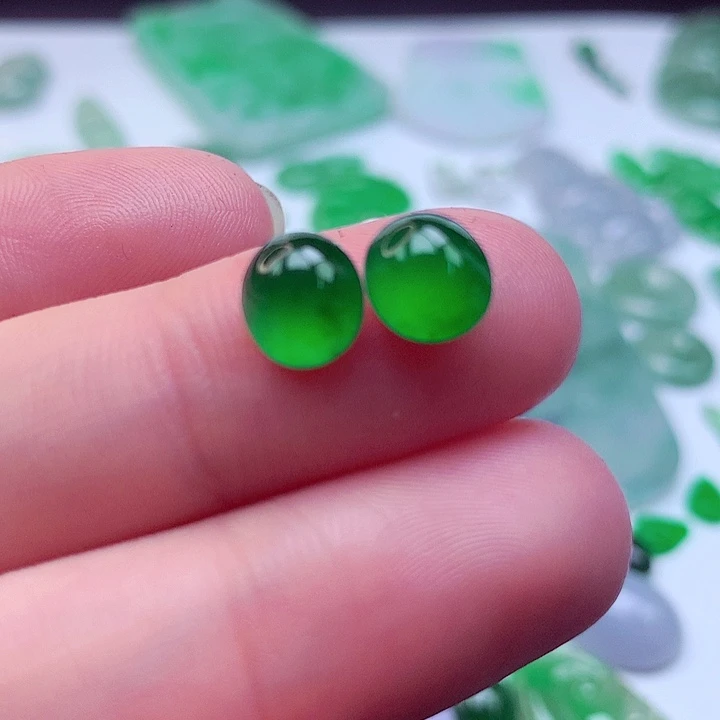 翡翠未镶嵌吊坠(不含链)蛋面一对