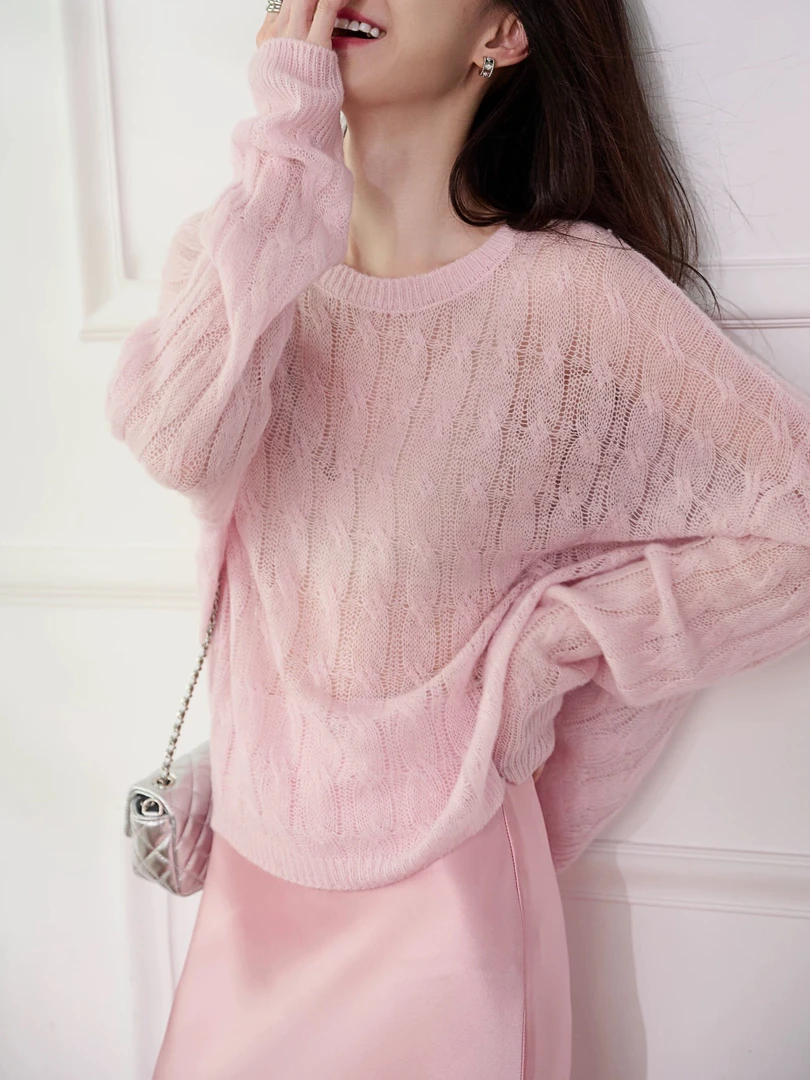 柔光朦胧滤镜 轻盈慵懒马海毛混纺绞花宽松针织衫毛衣