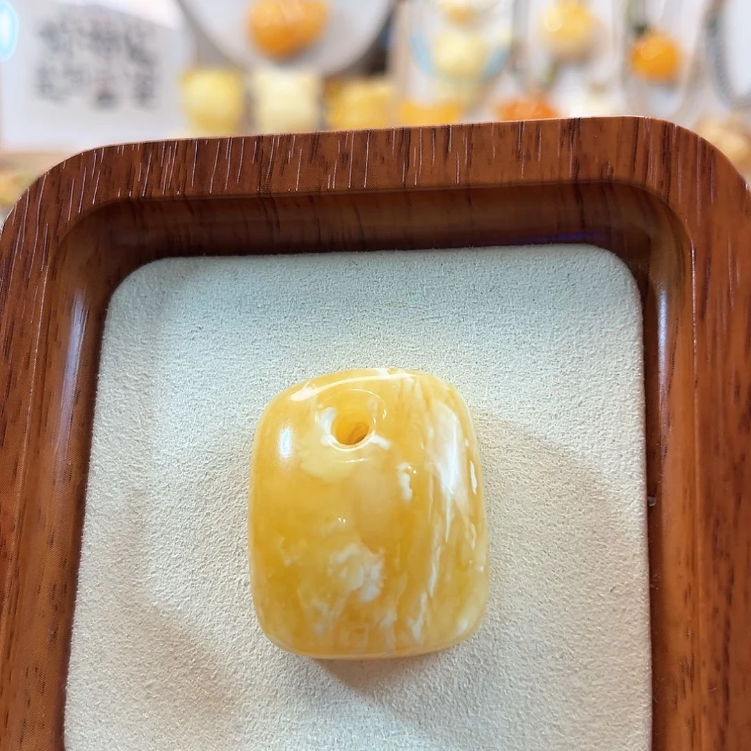 未镶嵌颈饰蜜蜡小年份金白虎皮纹千层雪蜜蜡平安无事牌吊坠