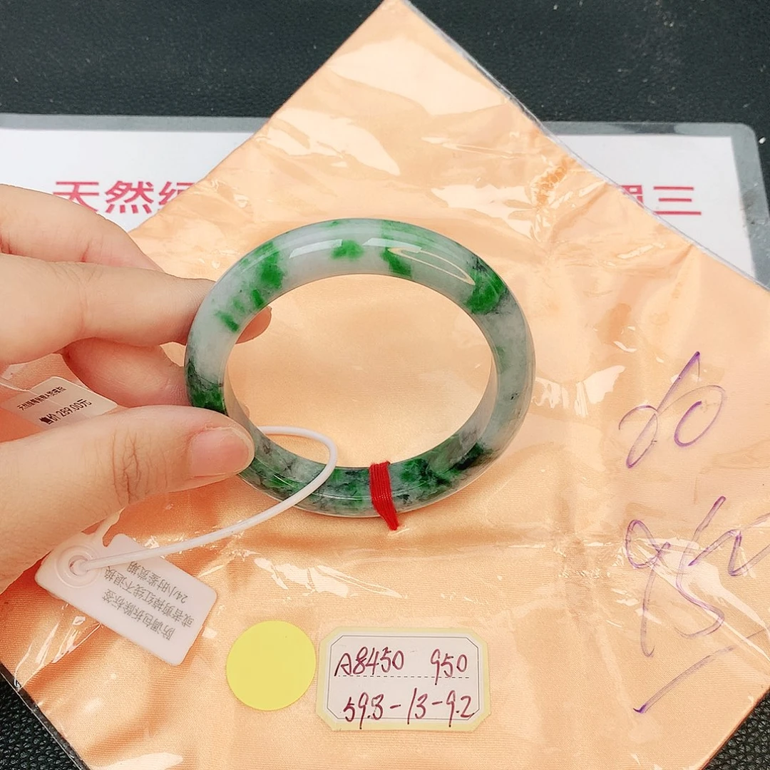 翡翠手镯未镶嵌缅甸翡翠