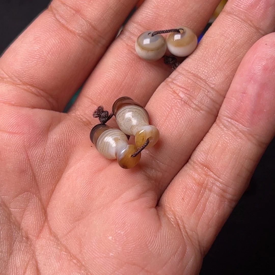 李***)玛瑙/玉髓未镶嵌配饰