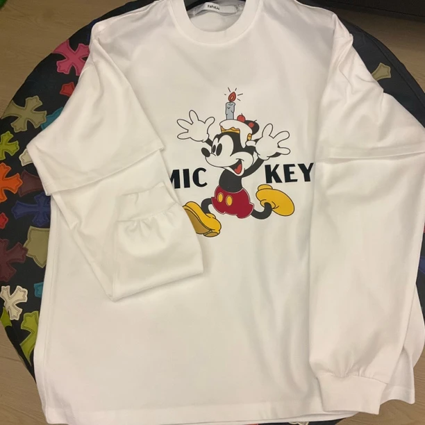 【劉發發】Q126【蜡烛奇奇白色拼接袖】新款韩版时尚百搭高级拼接袖恤