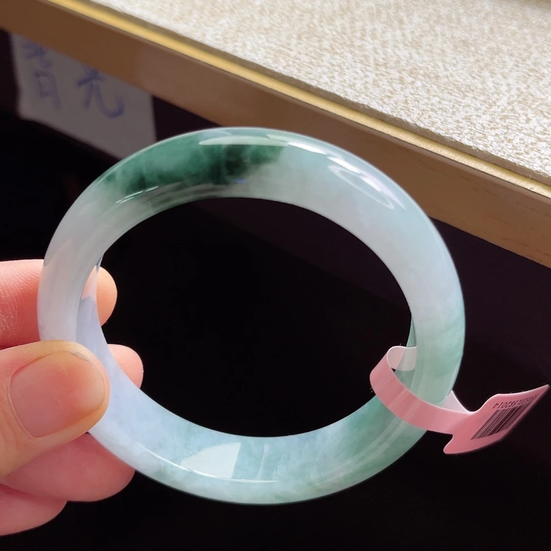 翡翠手镯未镶嵌手镯