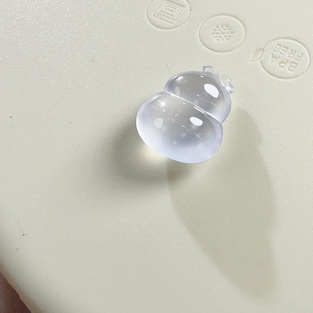 翡翠未镶嵌颈饰葫芦