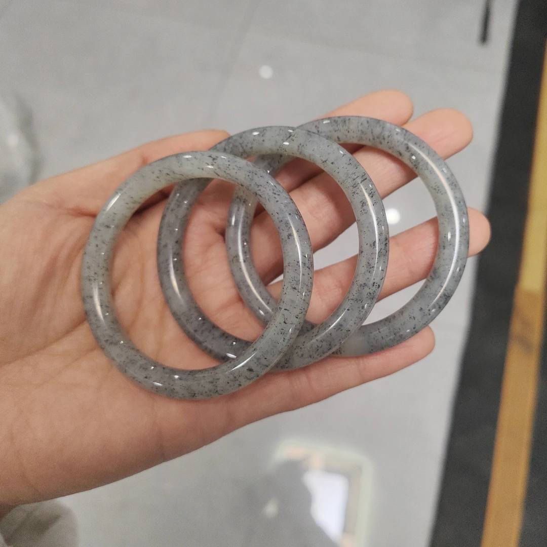 和田玉点墨青花美人条手镯多样性发货拍一发一