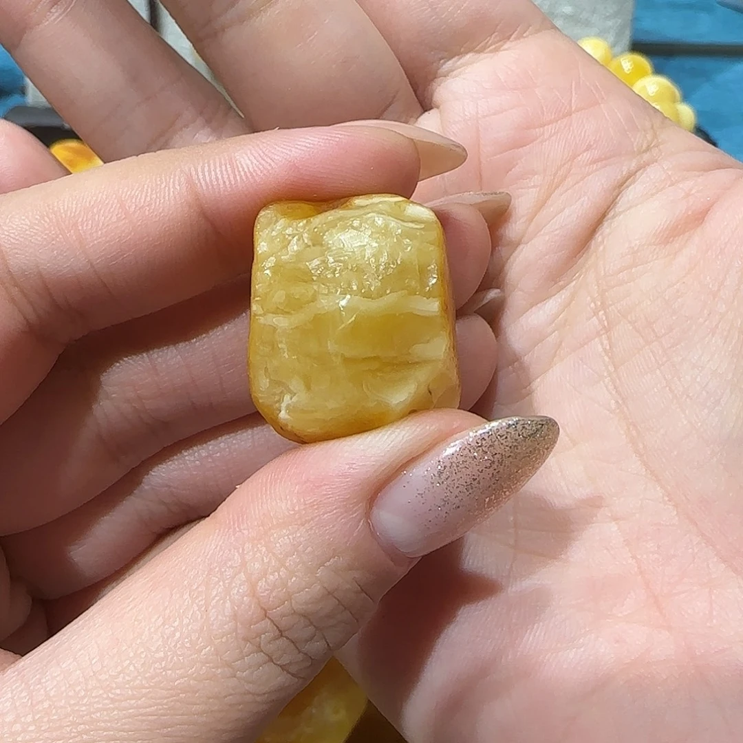 看***看定制琥珀未镶嵌蜜蜡