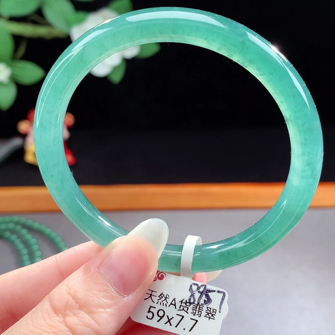 未镶嵌手镯（圆镯）翡翠