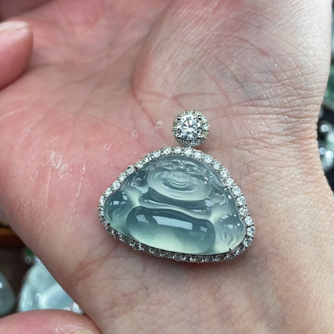 颈饰18K金镶嵌翡翠佛公