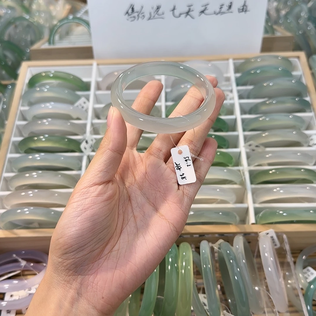 玛瑙/玉髓未镶嵌手镯圈口56.2