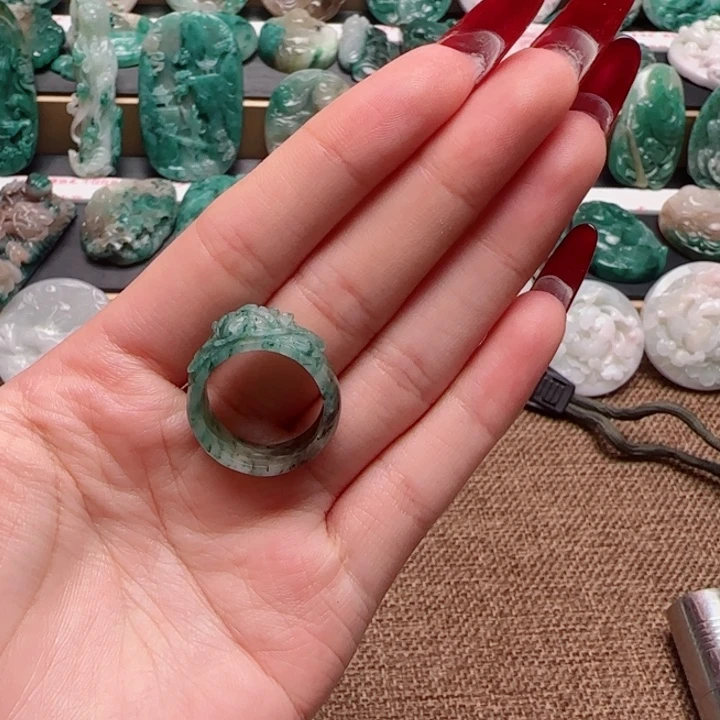 独山玉未镶嵌颈饰