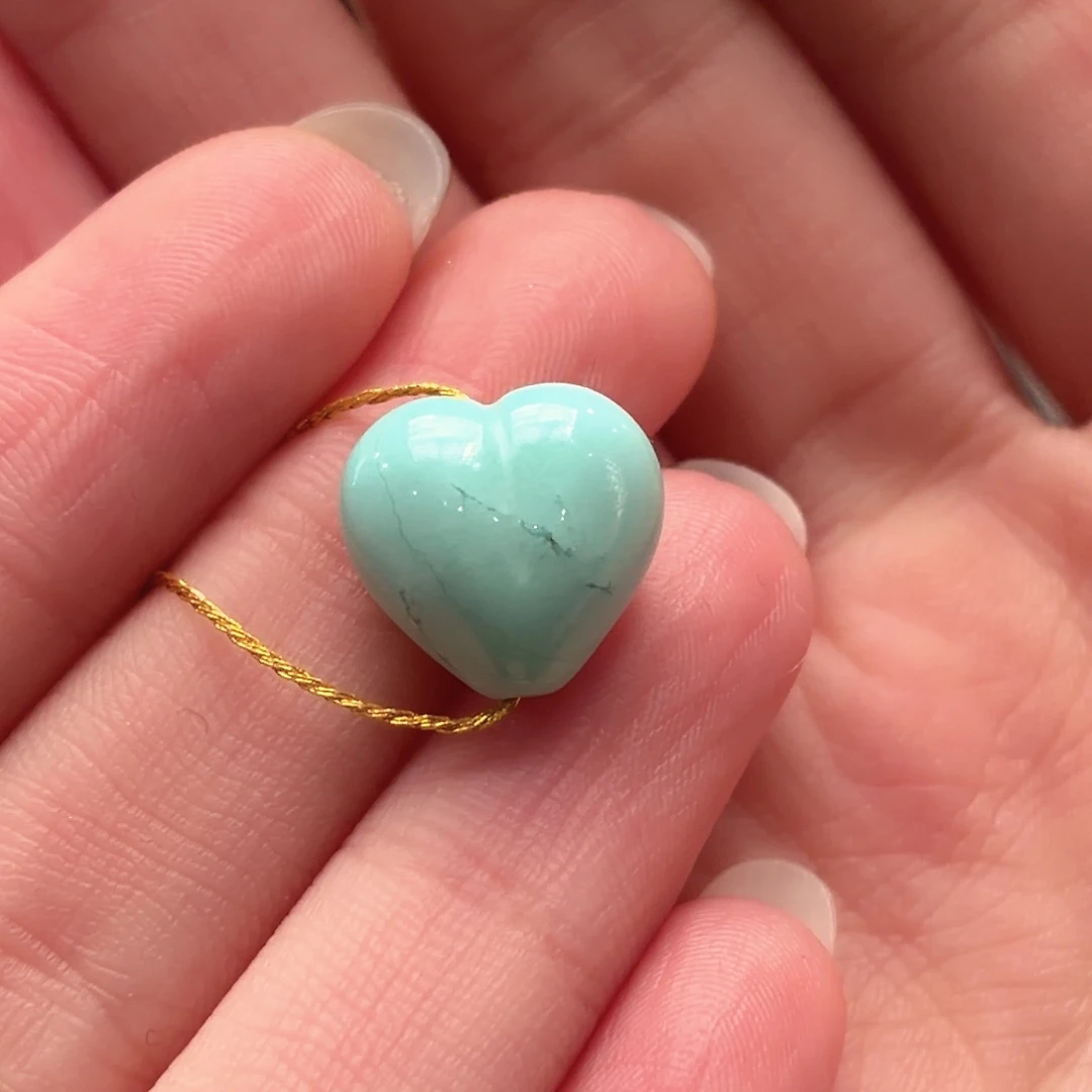 绿松石未镶嵌颈饰