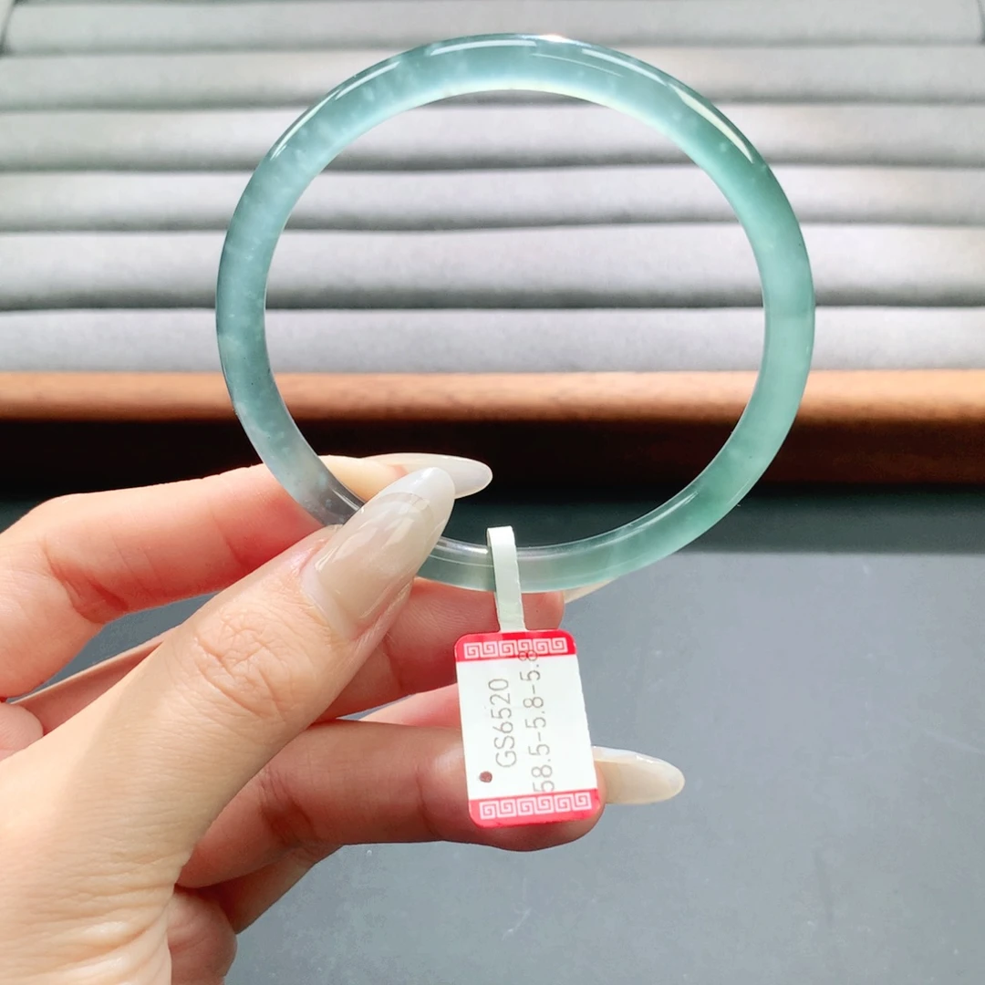 A***y翡翠未镶嵌手镯天然