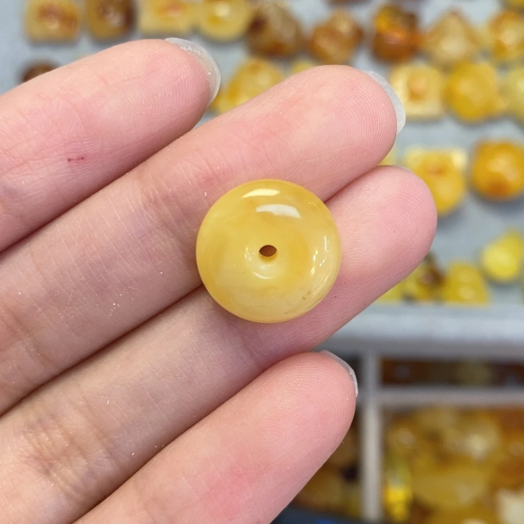 蜜蜡颈饰未镶嵌平安扣