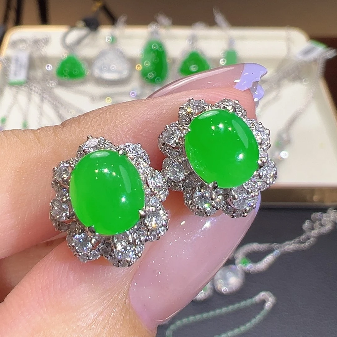 翡翠18K金镶嵌耳钉翡翠