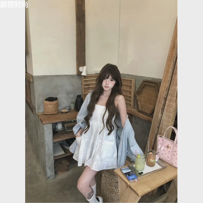 白色重工刺绣吊带连衣裙女夏季收腰初恋清纯裙子小个子a字裙短裙