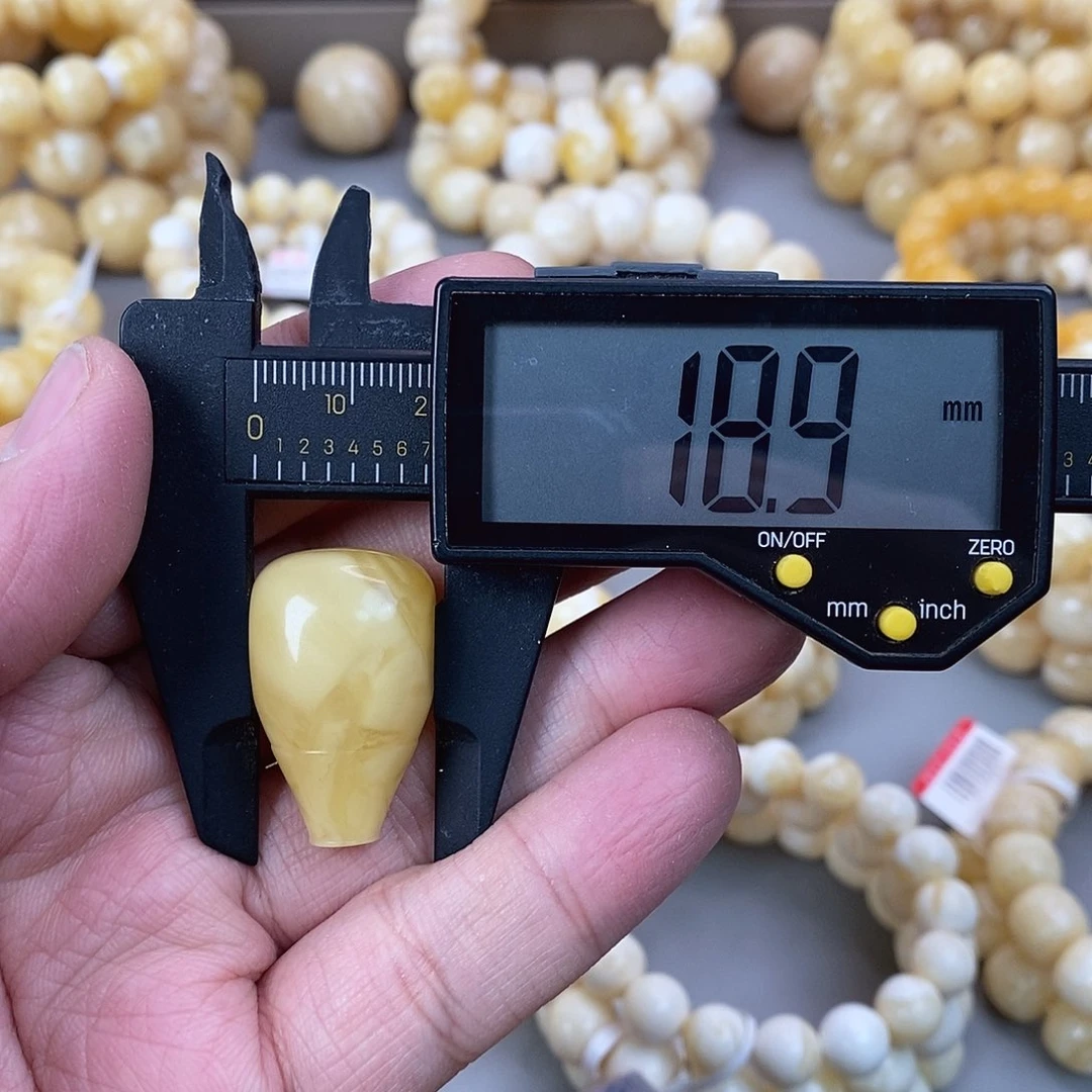 蜜蜡未镶嵌珠宝奇石6.1g