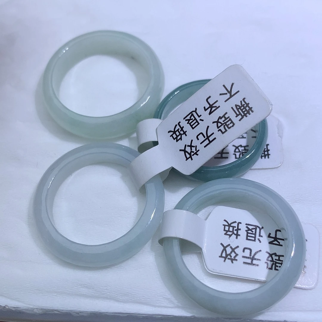 翡翠未镶嵌颈饰发1个
