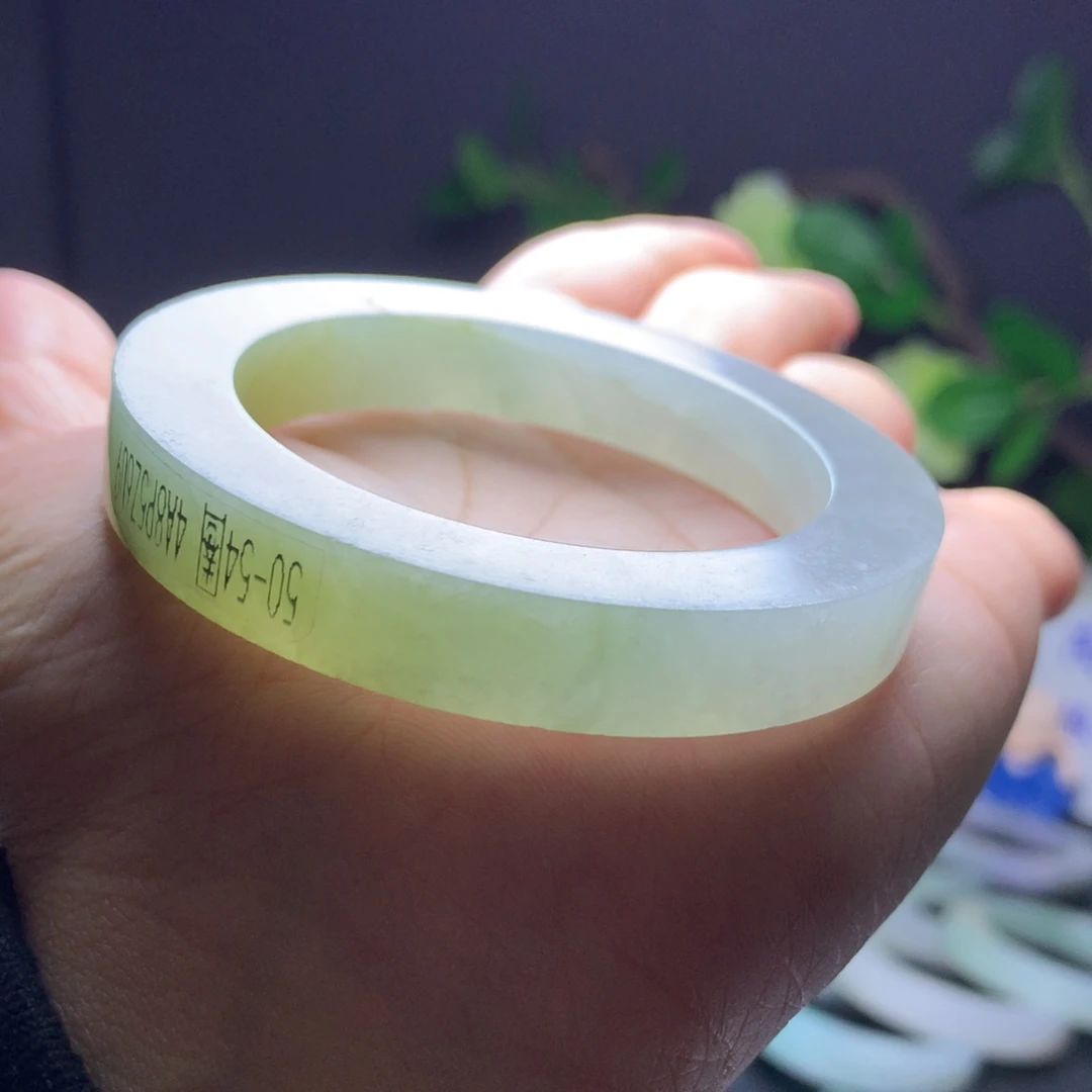 定制翡翠未镶嵌翡翠手镯50_54大大漏