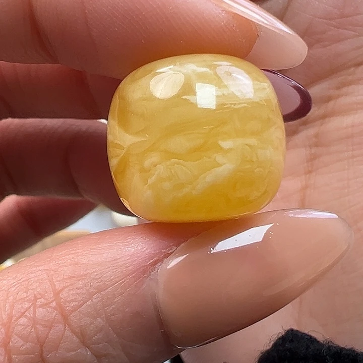 蜜蜡未镶嵌珠宝奇石